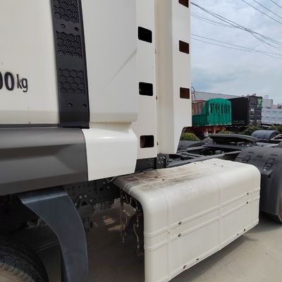 Disegno pneumatico senza tubi Sinotruck di seconda mano Sitrak HOWO 6X4 trattore a GNC