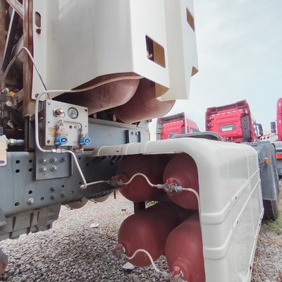 Disegno pneumatico senza tubi Sinotruck di seconda mano Sitrak HOWO 6X4 trattore a GNC