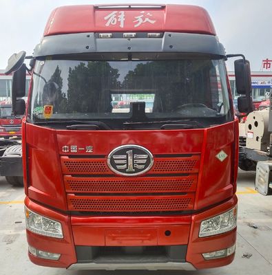 Economicamente FAW Jiefang J6p Gas 6X4 Traction Transport Truck con cilindrata del motore&gt; 8L