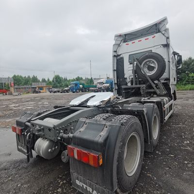 Ritiro con camion pesante Sinotruk Sitrak CNG richiesta personalizzata e spedizione
