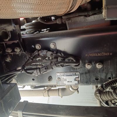 Vendite di pneumatici per il trasporto di gas 6X4 con trasmissione manuale e scatola di carico in acciaio al carbonio