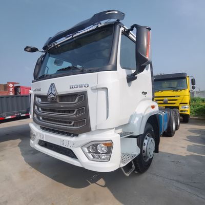 Materiale in acciaio al carbonio HOWO Durable Tractor Used Truck 6500.000kg Pacco Peso lordo