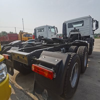 Materiale in acciaio al carbonio HOWO Durable Tractor Used Truck 6500.000kg Pacco Peso lordo