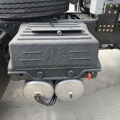 6×4 ruota motrice Sinotruk Chassis Liberation Gas Tractor Trailer Truck Capacità 530 CV