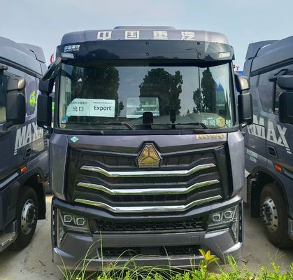 Camion a trazione per GNL Haowo personalizzato 6 * 4/4 * 2/6 * 2 580 CV a 700 CV Camion da trasporto
