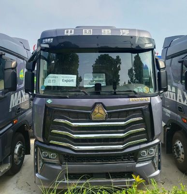 2024 Truck di trazione ad GNL HOWO pesante 6 * 4/4 * 2/6 * 2 480 CV a 700 CV per il trasporto
