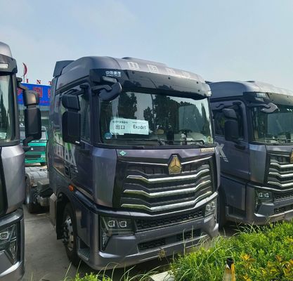 US 2024 Light HOWO LNG Gas Traction Truck 6 * 4 480HP a 700HP Truck di trasporto con parti
