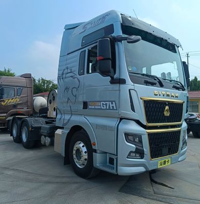 8800.000kg Pacco Peso lordo Shandeka G7h LNG Gas Traction Truck per il mercato