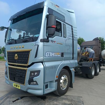630HP 6*4 2024 Shandeka G7h LNG Tractor Truck per il trasporto di 8.25m*2.55m*3.96m di carico