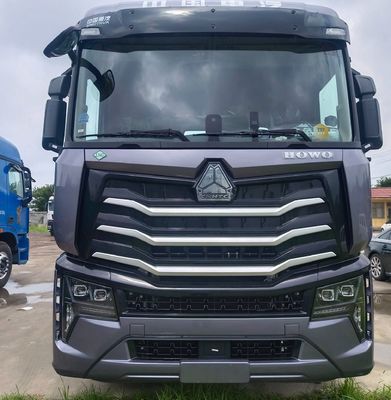 pneumatico 2024 camion pesante cinese HOWO LNG540HP trasmissione automatica trattore di trasporto