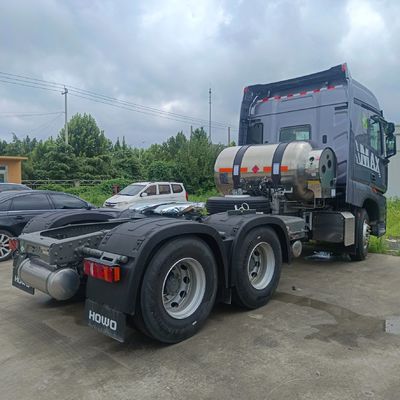 2024 Sinotruk HOWO LNG Tractor Head per il trasporto a lunga distanza Dimensione 7,81m*2,53m*3,98m