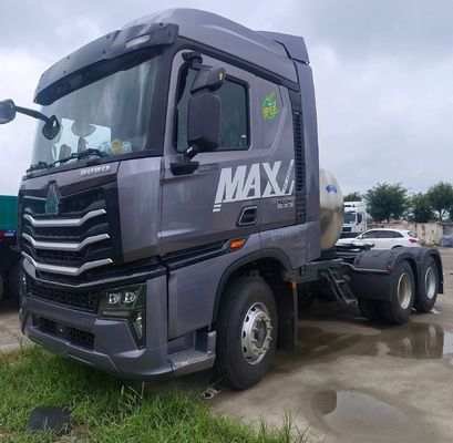 2024 HOWO 6X4LNG540HP Camion-trattore a trasmissione automatica per il trasporto pesante