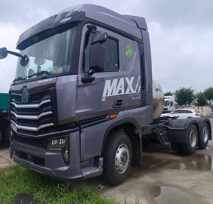 31-40 t Capacità di carico HOWO 6X4/4X2LNG540HP Trasportatore a trasmissione automatica