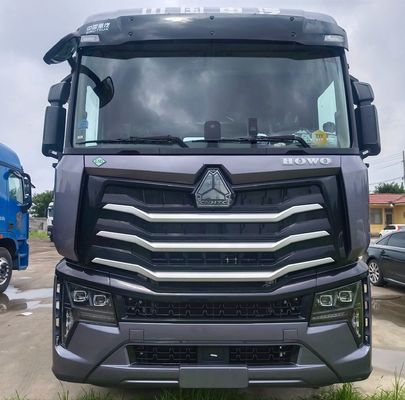Personalizzazione 2024 Heavy Duty HOWO 540HP 6X4/10 Trazione a ruote Trasporto Camion Capo Camion