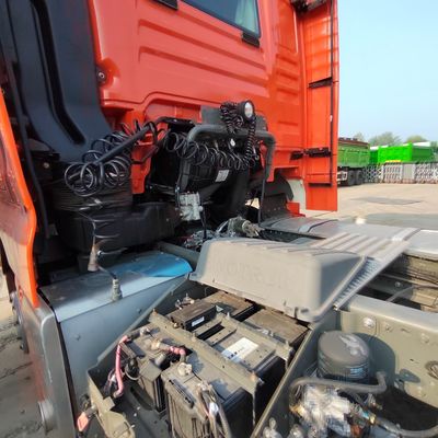 Tipo di trasmissione manuale Usato Sinotruck HOWO 6X4 CNG Traktor Truck per le vostre esigenze