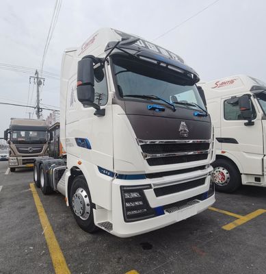 Cisterna di raffreddamento Cisterna di raffreddamento ad acqua Parti di motore di camion durevoli per HOWO 6X4