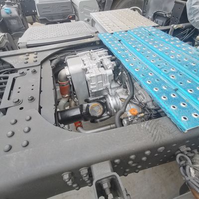 500 CV Sinotruk Chassis Heavy Duty Tractor Truck 6×4 Trazione per il controllo ottimale