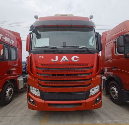 Ringo a lunga distanza reso facile con camion JAC 6X4 dotato di confortevole sospensione pneumatica