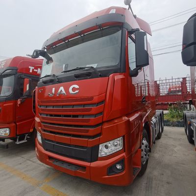 Richiesta personalizzata Efficiente camion commerciale JAC 6X4 per trainare rimorchi