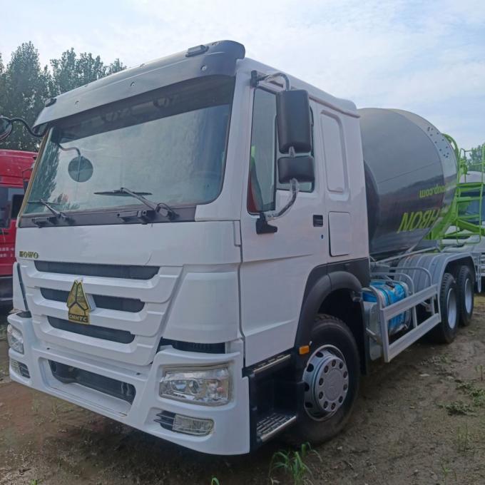 10m ³ 22m ³ China National Heavy Duty Truck HOWO 6X4 8X4 Cement Mixer